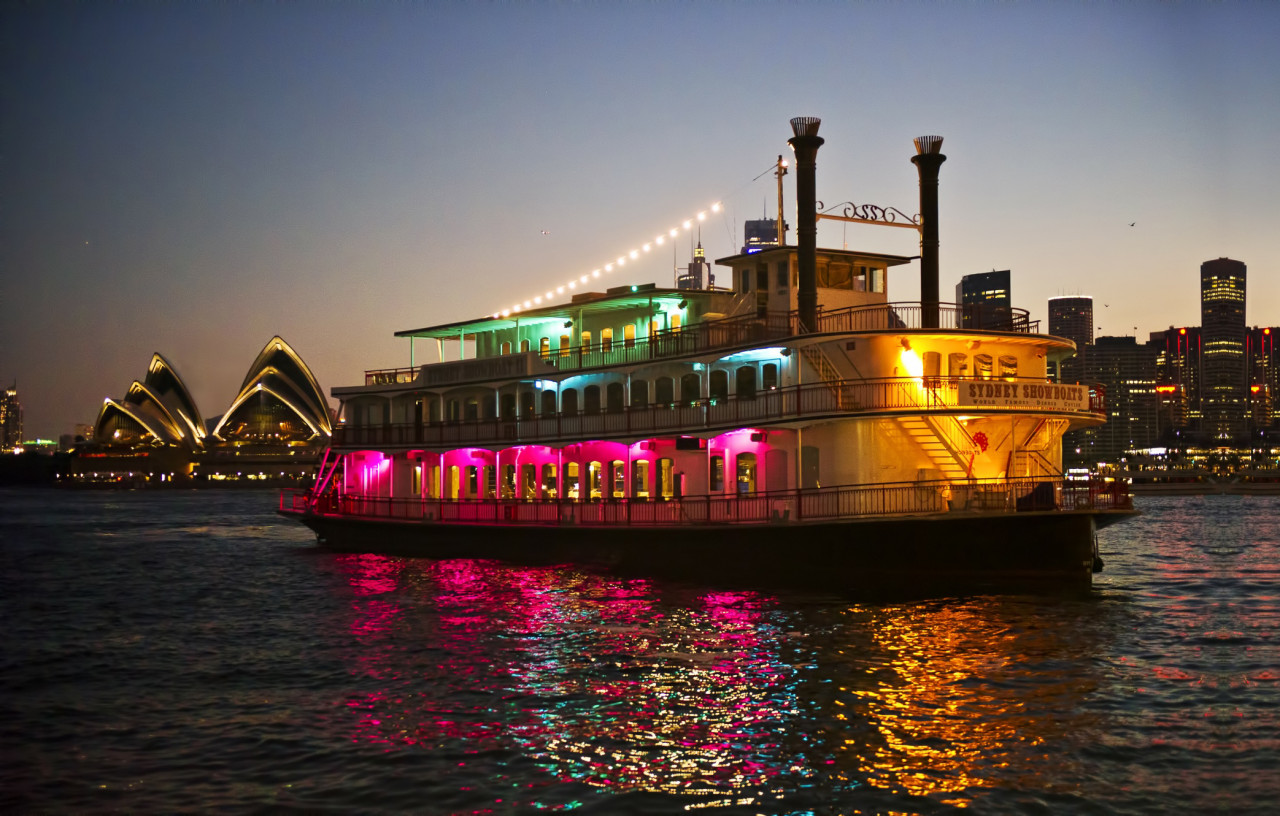 Sydney-Showboat-2