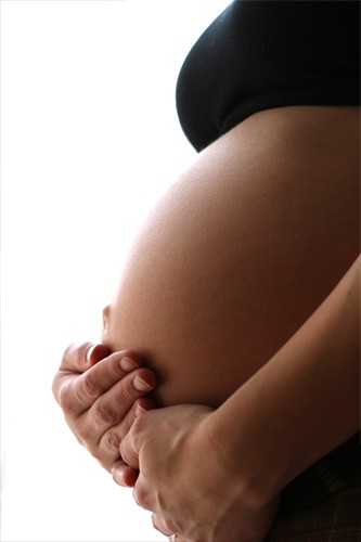 Защо се появяват хемороиди при бременност?