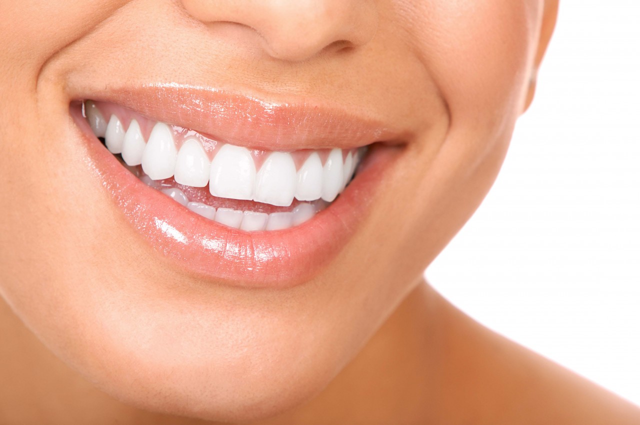 Как използва шините за избелване на зъби и как да поддържате бялата си усмивка - Съвети