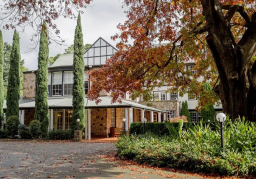 marybrooke-manor-entrance.jpg (1)_formphotoeditor.com