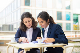 imgi_15_businesswomen-working-with-documents-outdoor-cafe_74855-4974.jpg